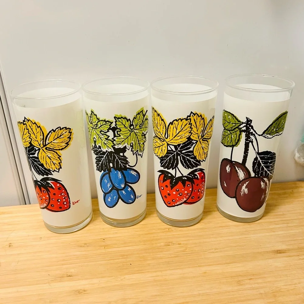 Vintage L Elliott Fruit Glass Tumblers high ball drinks strawberry plum grapes